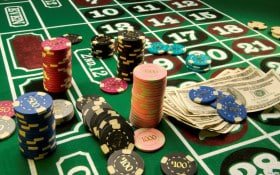 burme99 Casino Mobile APP Android iOS မြန်မာ ကစားသမား Baccarat Roulette ဖုန်းဖြင့် ကစားနေသောမြင်ကွင်း